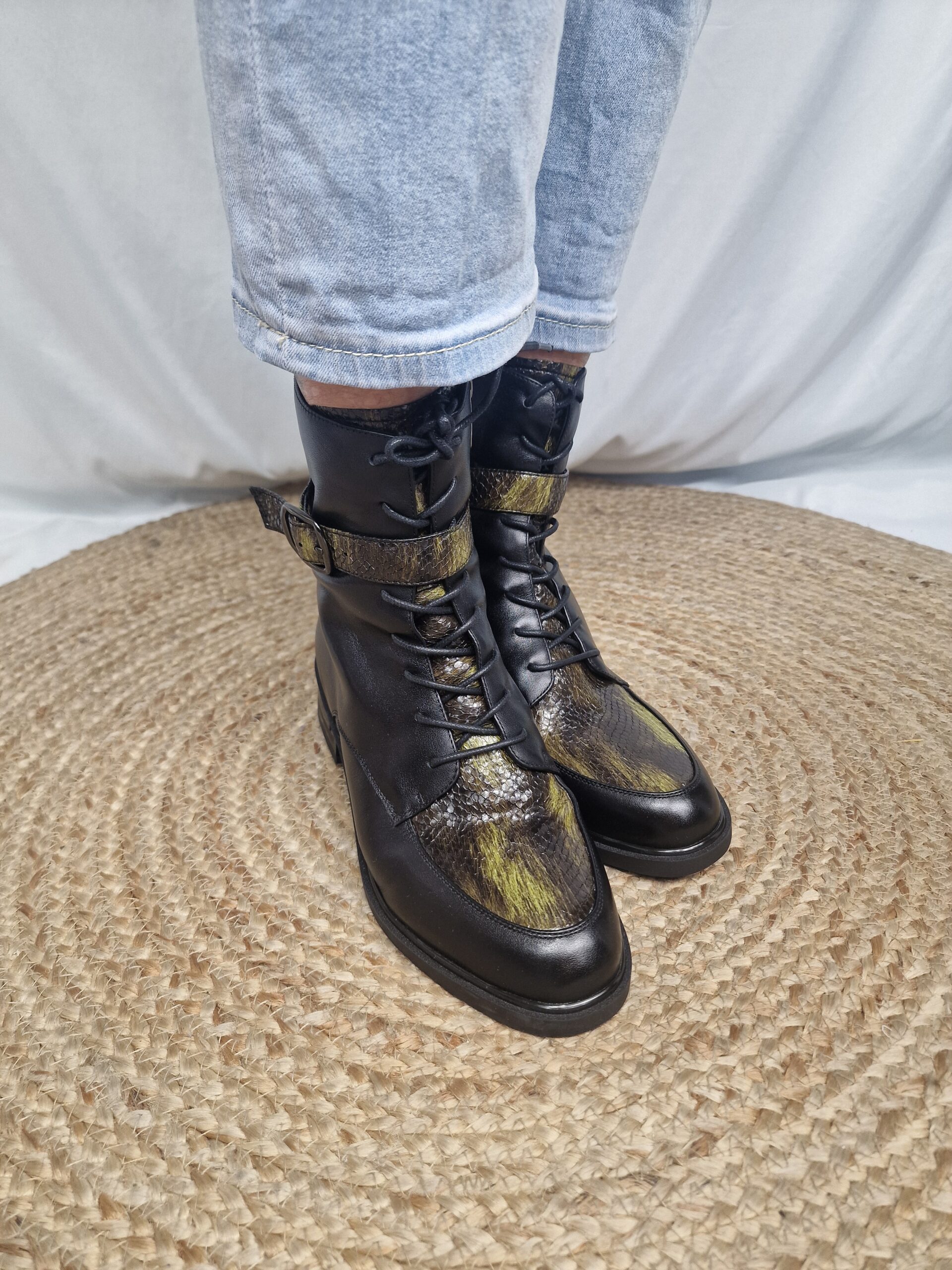 Bottes noires et anis Metamorf'Ose