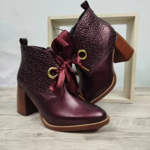 Bottines à talons et lacets rubans MLV