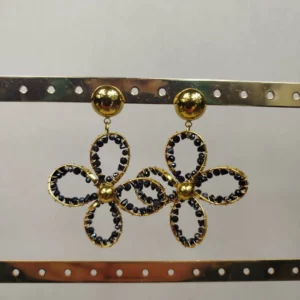 Boucles d’Oreilles Fleurs et perles noires
