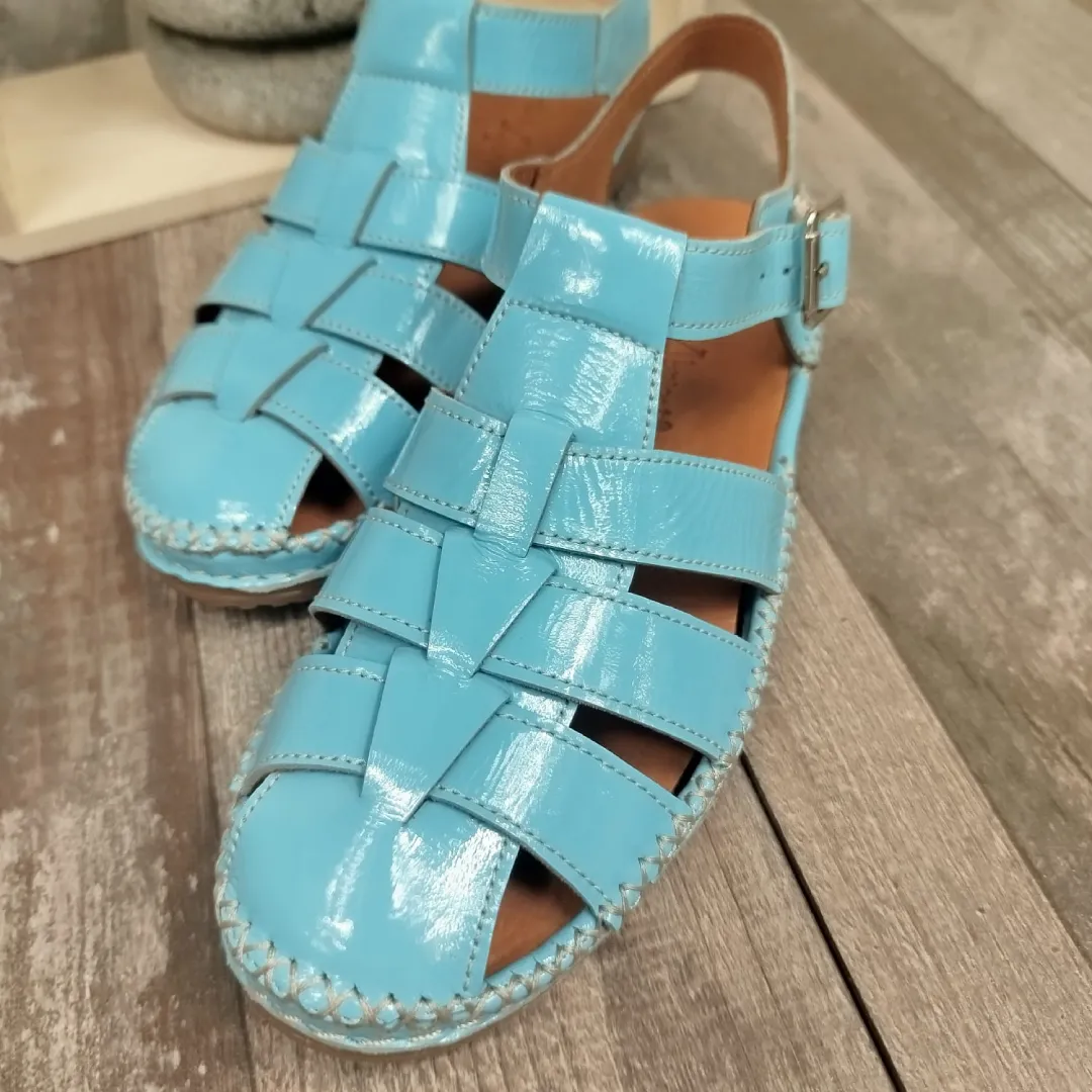 Sandales-bleu-clair-CocoAbricot-boutique-tendance-laragne-vue-de-dessus.webp