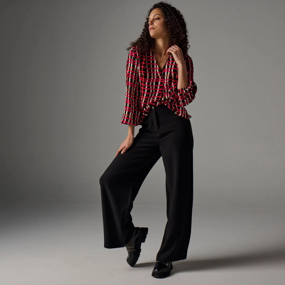 Blouse Vague Rouge et Noire Lola Espeleta Boutique Tendance Laragne Vue De Coté Zoom